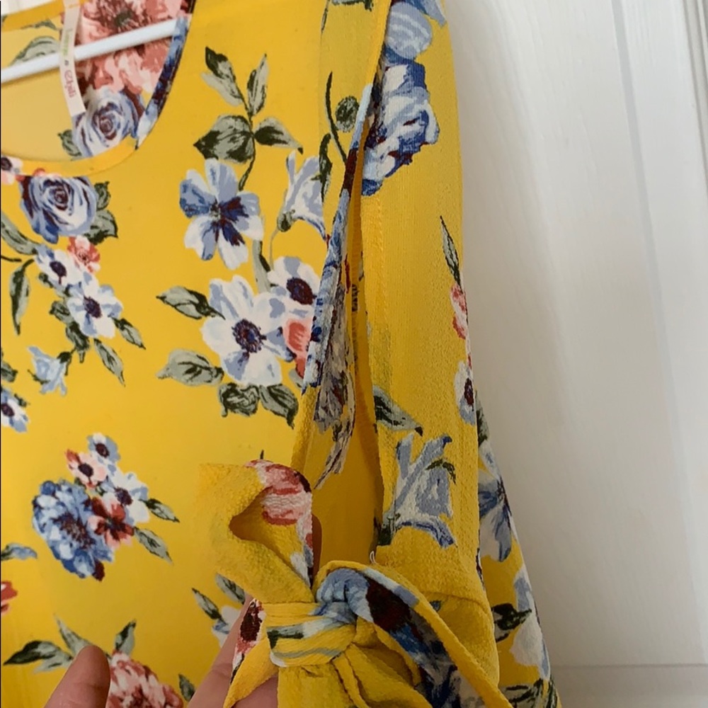 Yellow top - Picture 2 of 3